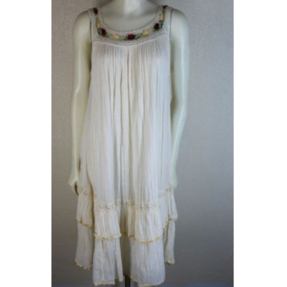 Artesanias Gladys || White Ruffled Dress - Vintage - Picture 1 of 5